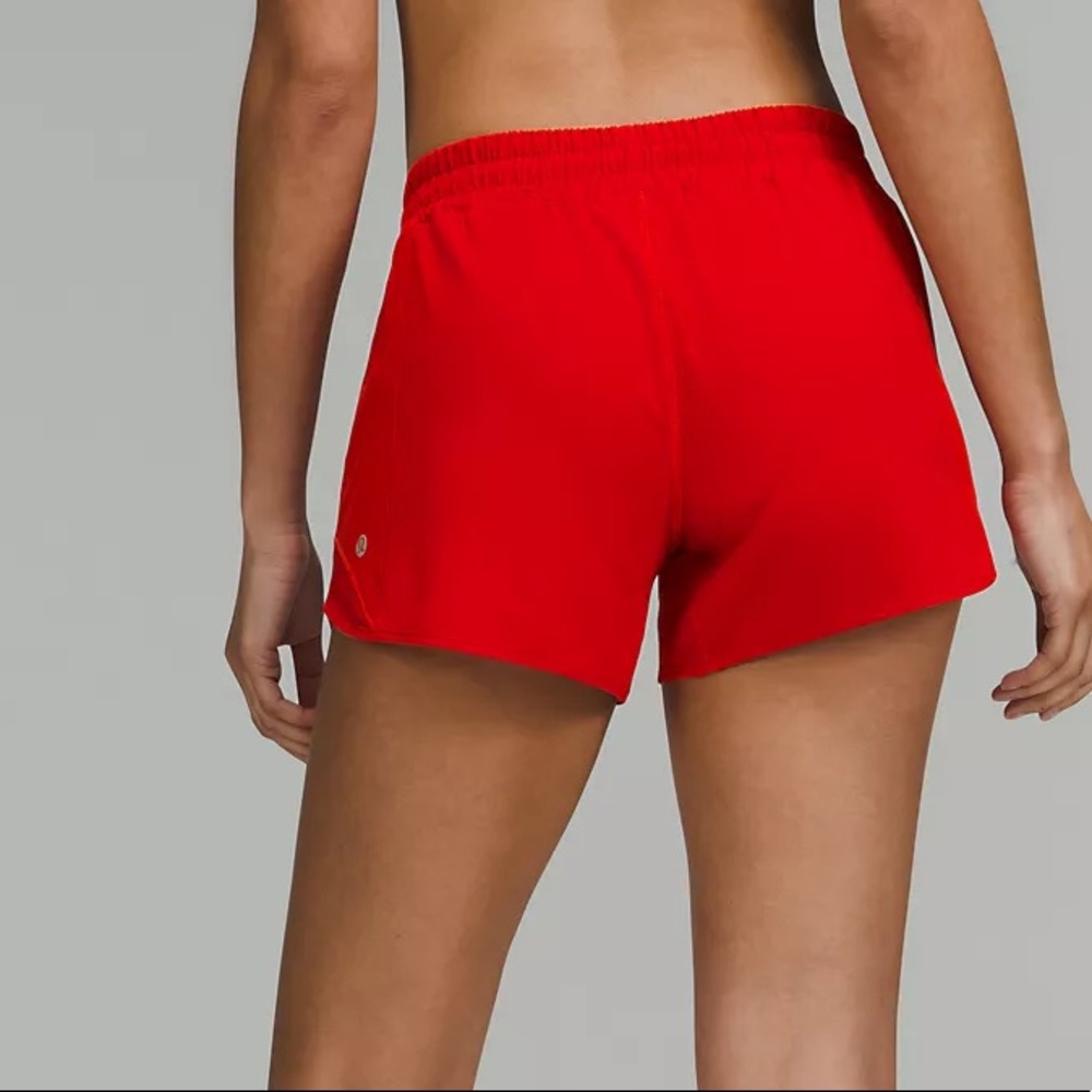 Lululemon Low Rise Hotty Hot in Dark Red